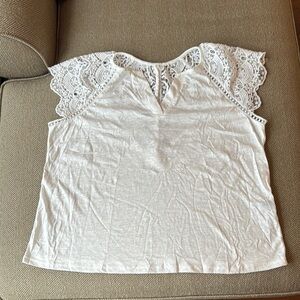 Elegant White Lace Sleeve V-Neck Women's Top